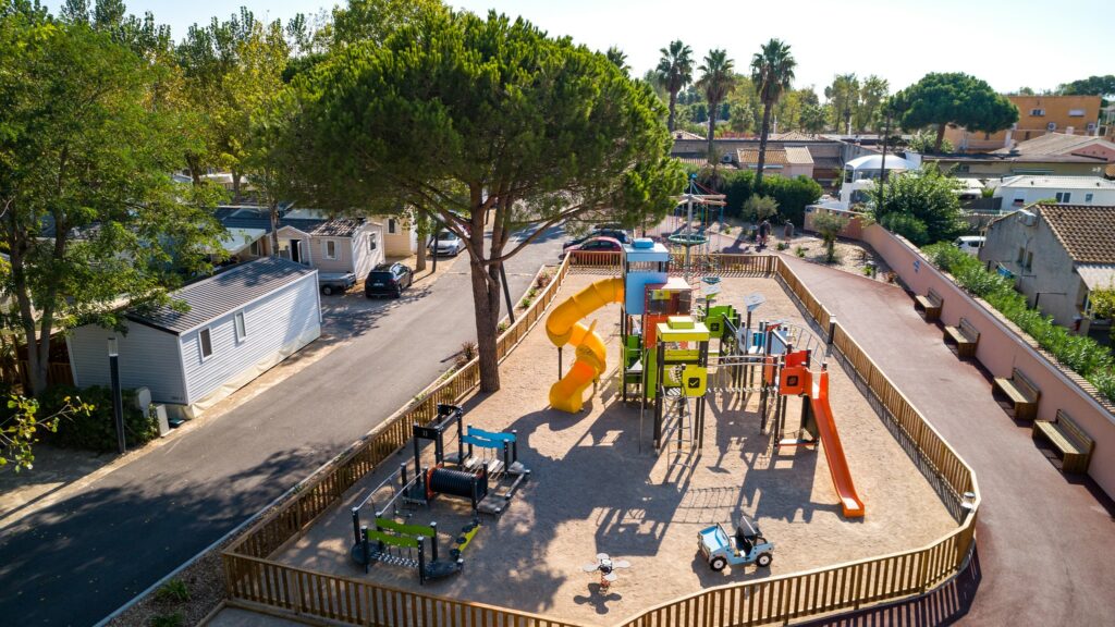 Jeux pour enfants camping le Napoléon Vias plage