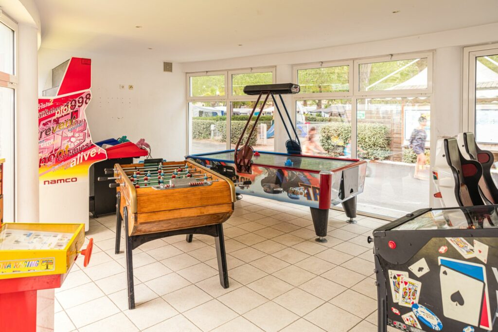 Salle de jeux camping le Napoléon Vias plage